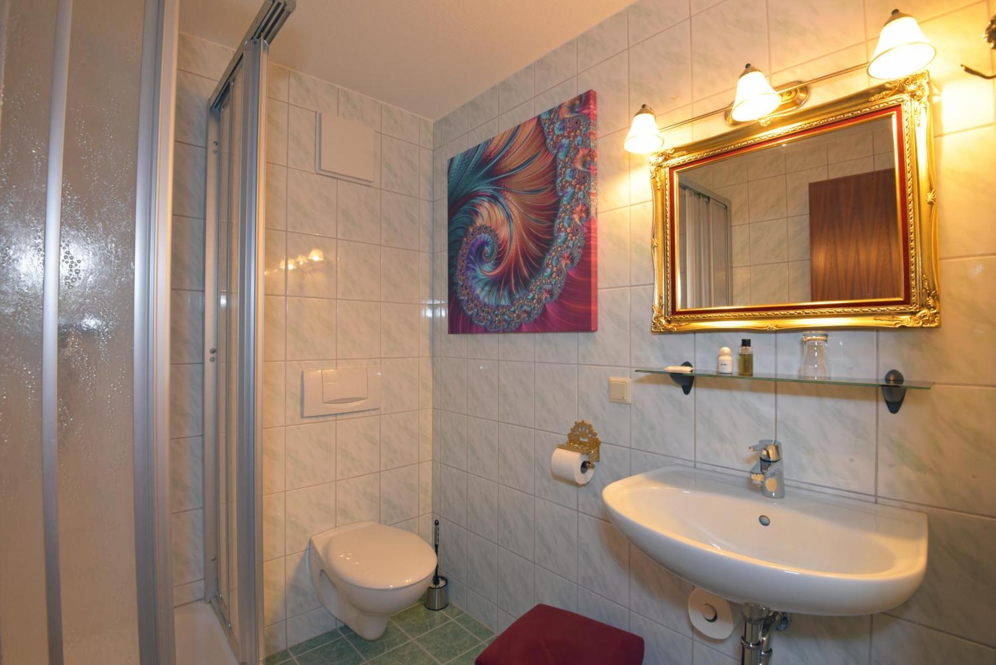 Riverdam Boutique Hotel Ilmenau Rum bild